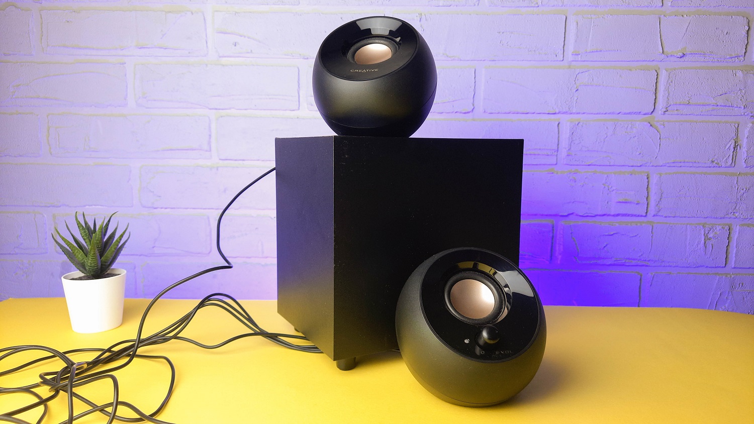 Обзор Creative Pebble Plus: бюджетная акустическая система для игр и кино - изображение 8 Обзор Creative Pebble Plus: бюджетная акустическая система для игр и кино - фото 8