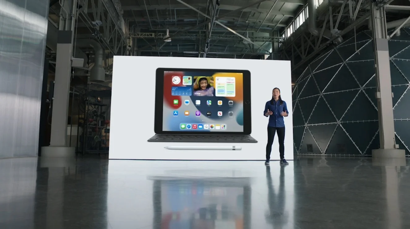 На осенней презентации Apple гигант из Купертино представил целый ряд новых и доработанных устройств, включая смартфоны, планшеты и умные часы. Собрали все главные анонсы презентации в одном месте.