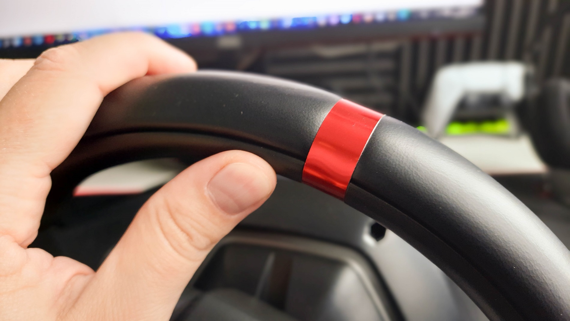 Обзор Thrustmaster T248: игровой руль с дисплеем для ПК и консолей - изображение 4 Обзор Thrustmaster T248: игровой руль с дисплеем для ПК и консолей - фото 4