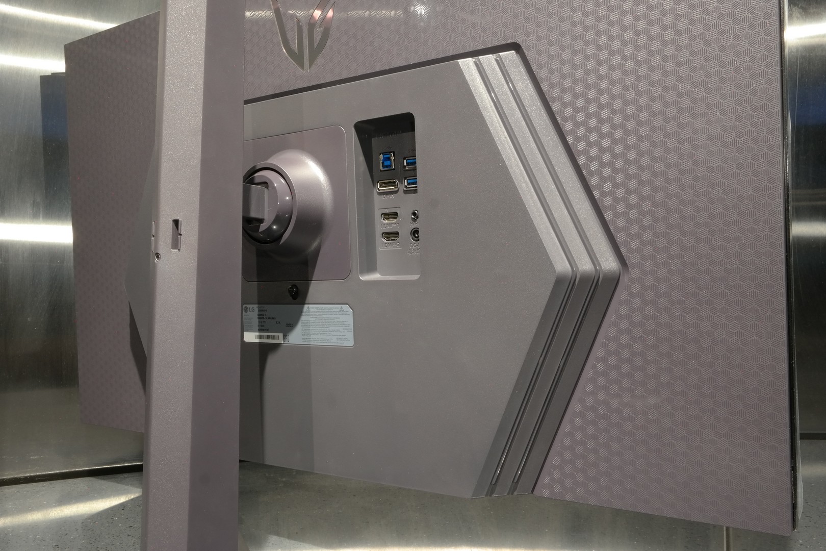 Личный опыт: как я в игровом клубе тестировал монитор LG 32GS85Q-B и почему теперь хочу такой же - изображение 2 Личный опыт: как я в игровом клубе тестировал монитор LG 32GS85Q-B и почему теперь хочу такой же - фото 2