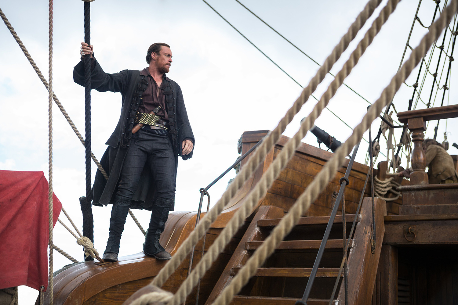 Кадр из сериала «Чёрные паруса» (‎Black Sails)

Источник: Starz