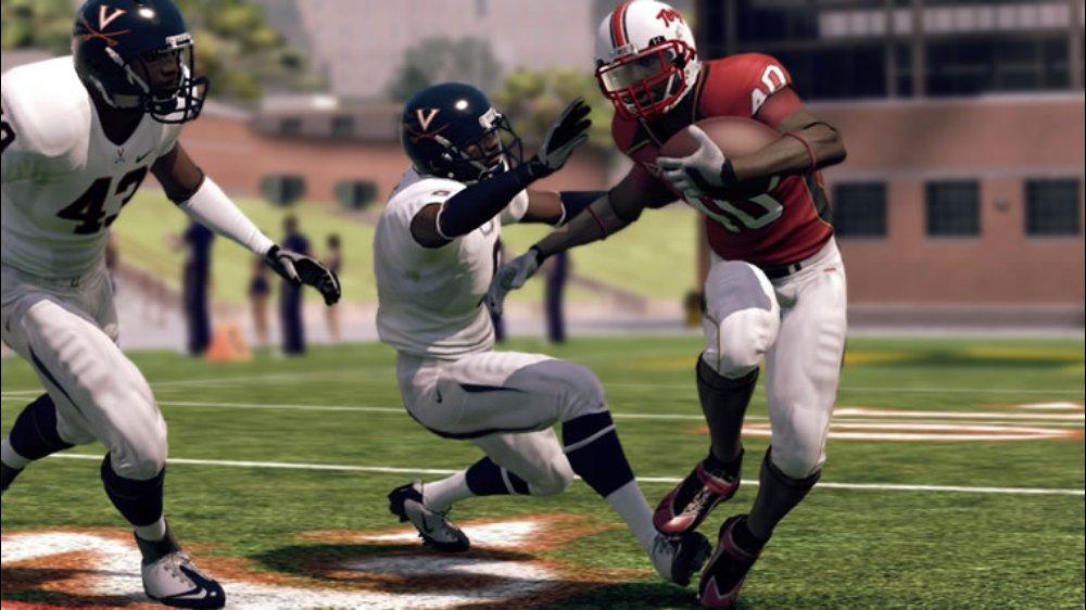 NCAA Football 11 — скриншот 1