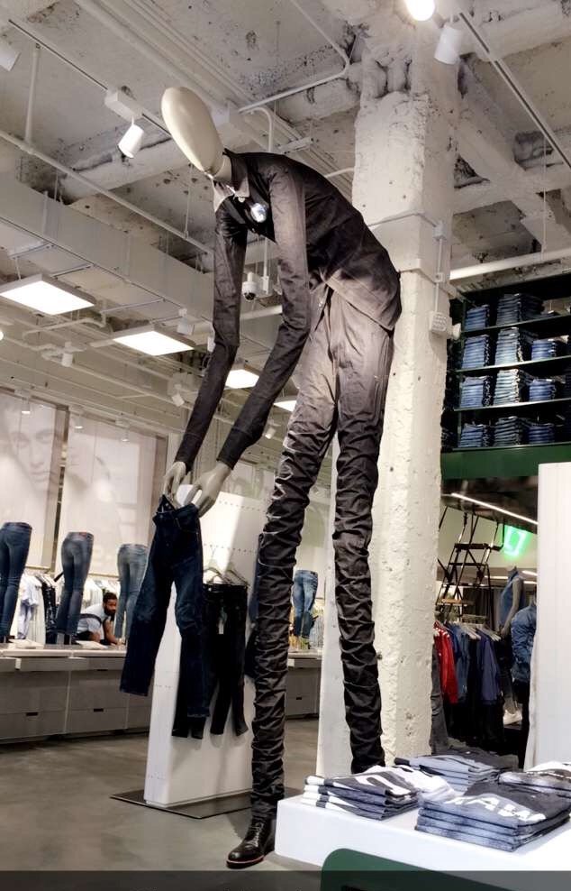 В Нью-Йорке нашли гигантский манекен Slender Man — фото 1