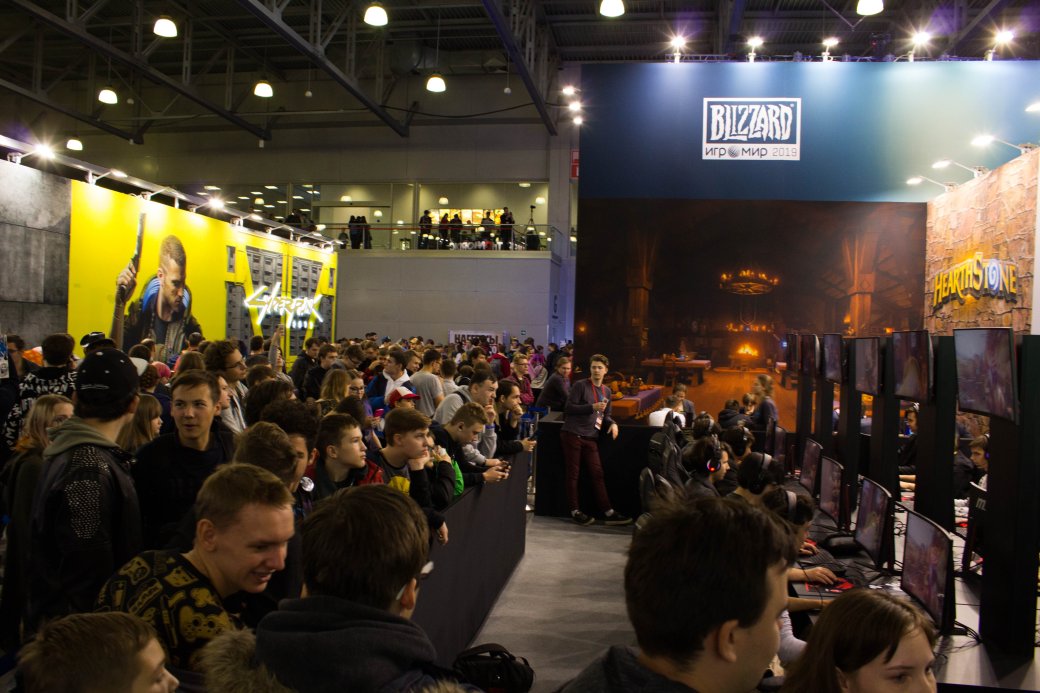 Встреча с «Канобу», Дмитрий Глуховский, Ник Перумов. Comic Con Russia и «Игромир» 2019. День 4 — фото 53
