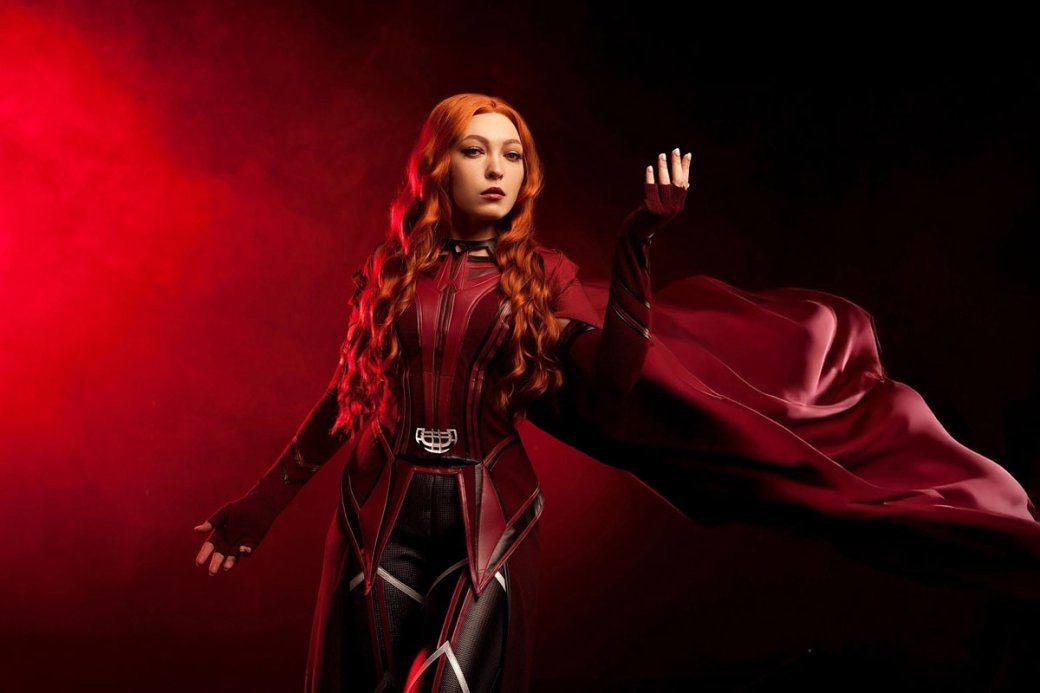 Модель снялась в образе могущественной Алой Ведьмы из Marvel — изображение 5
