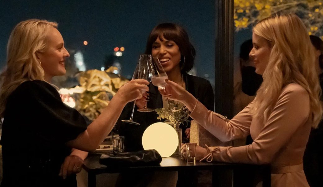 Кадр из сериала Imperfect Women

 Источник: Apple TV