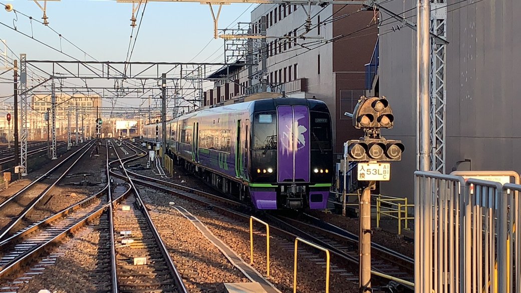 Галерея Япония обзавелась новым поездом в стиле аниме «Евангелион» - 4 фото