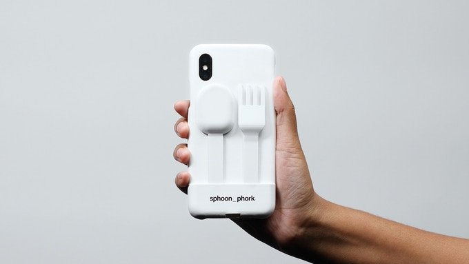 Если ешь, не отрываясь от смартфона: чехол sphoon_phork превращает iPhone в ложку или вилку — фото 1