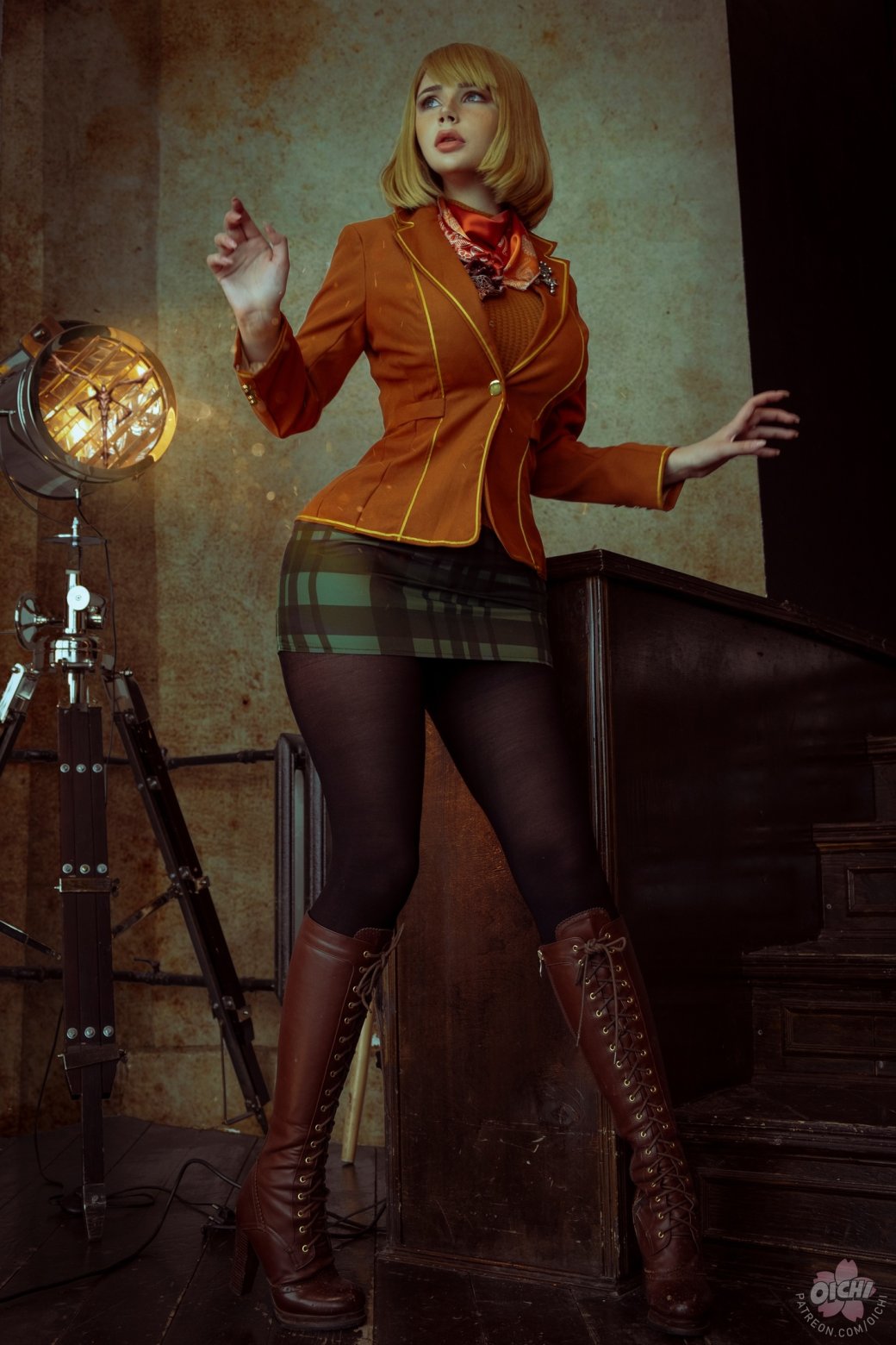 Галерея Модель предстала в образе пугливой Эшли Грэм из ремейка Resident Evil 4 - 3 фото