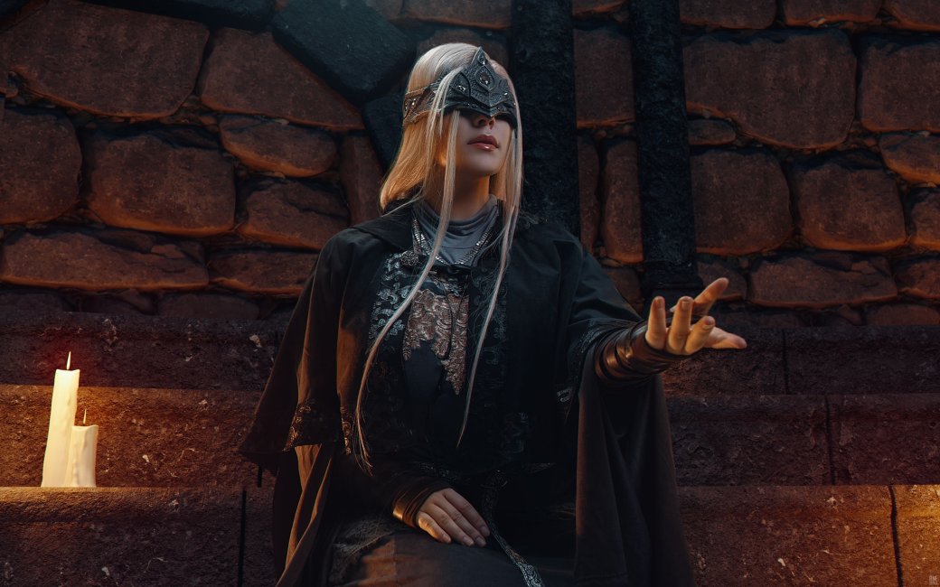 Косплеерша предстала в образе загадочной Хранительницы огня из Dark Souls 3 — изображение 4