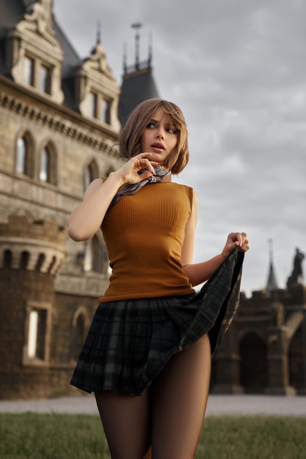 Галерея Модель представила косплей на Эшли Грэм и Аду Вонг из ремейка Resident Evil 4 - 6 фото