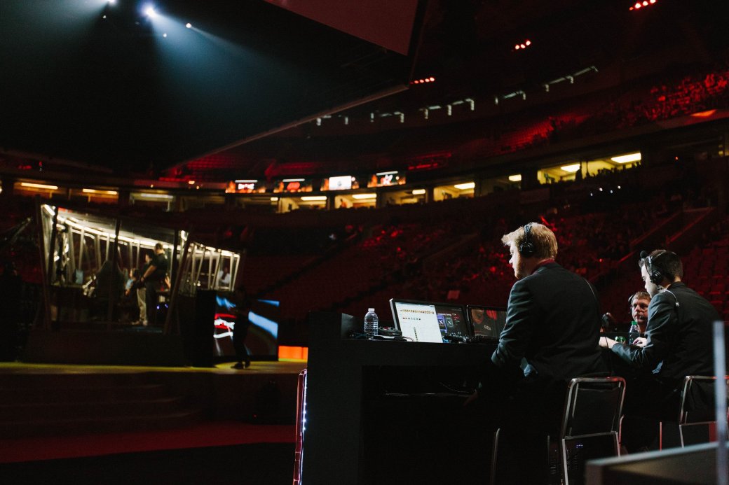 TobiWan и syndereN комментируют матч compLexity Gaming против Virtus.pro на The International 2015