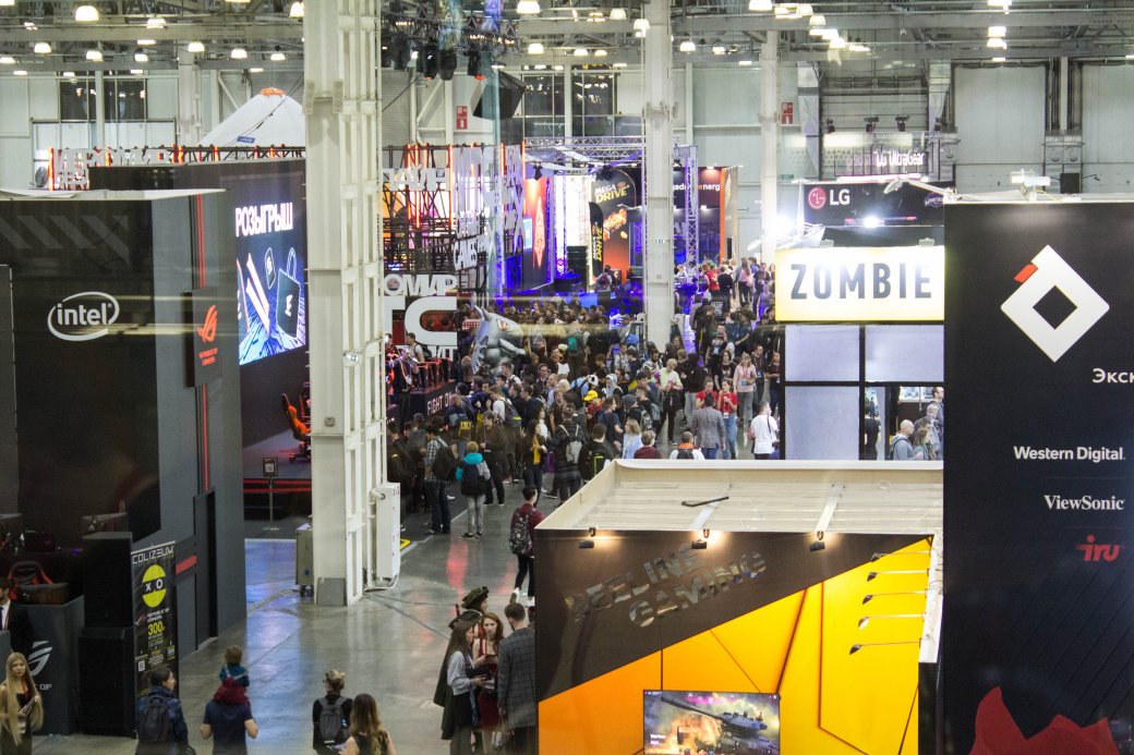 Создатель «Черного плаща», косплей и толпы геймеров. Comic Con Russia и «Игромир» 2019. День 1 — фото 62