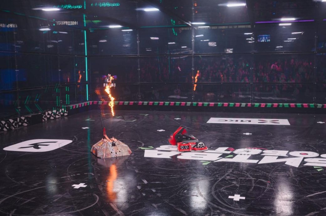 Галерея Тверские инженеры вывели на арену «Битвы роботов» своего участника — «Гнутель 5.0» - 3 фото