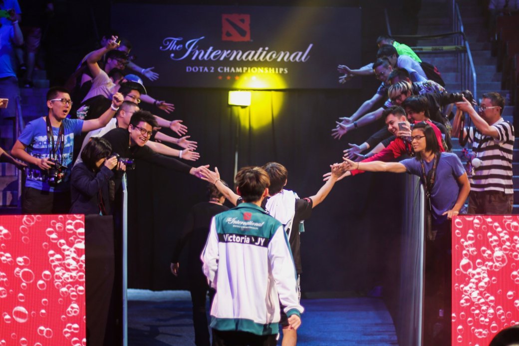 Какая команда по dota 2 победила на 4 ом the international