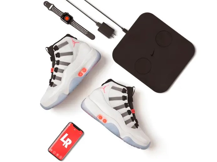 Галерея Nike выпустила кроссовки с автоматической шнуровкой - 4 фото