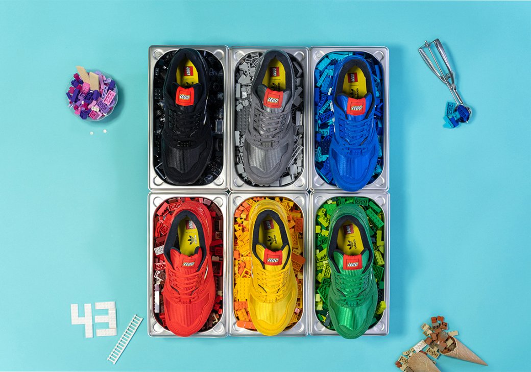 Галерея Adidas показал еще шесть пар кроссовок в коллаборации LEGO - 7 фото