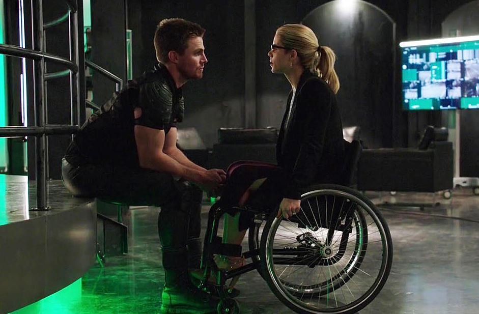 10 пасхалок с Бэтменом и Брюсом Уэйном в сериалах CW — фото 9