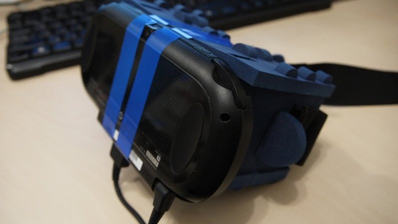 Галерея Украинцы превратили PS Vita с изолентой в очки виртуальной реальности - 4 фото