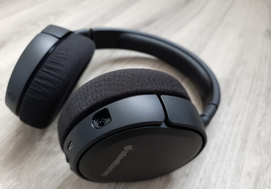 Обзор Steelseries Arctis 1 Wireless. Какой получилась игровая гарнитура с аскетичным дизайном — фото 18