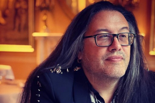 Соавтор Doom объяснил длину своих волос уважением к предкам-индейцам