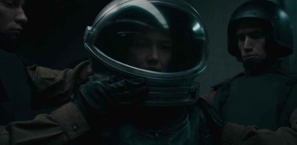 Рецензия на российский sci-fi фильм «Спутник». Что будет, если Веном придет к Чужому выпить водки — фото 2