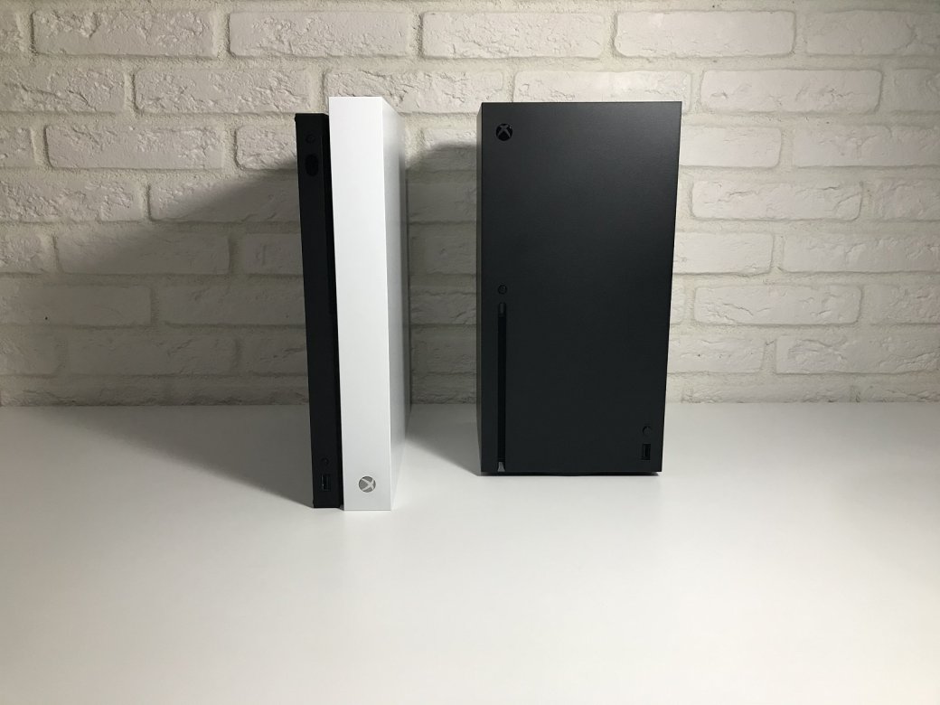 Галерея Галерея. Распаковка Xbox Series X — и наглядное сравнение с консолями прошлого поколения - 5 фото