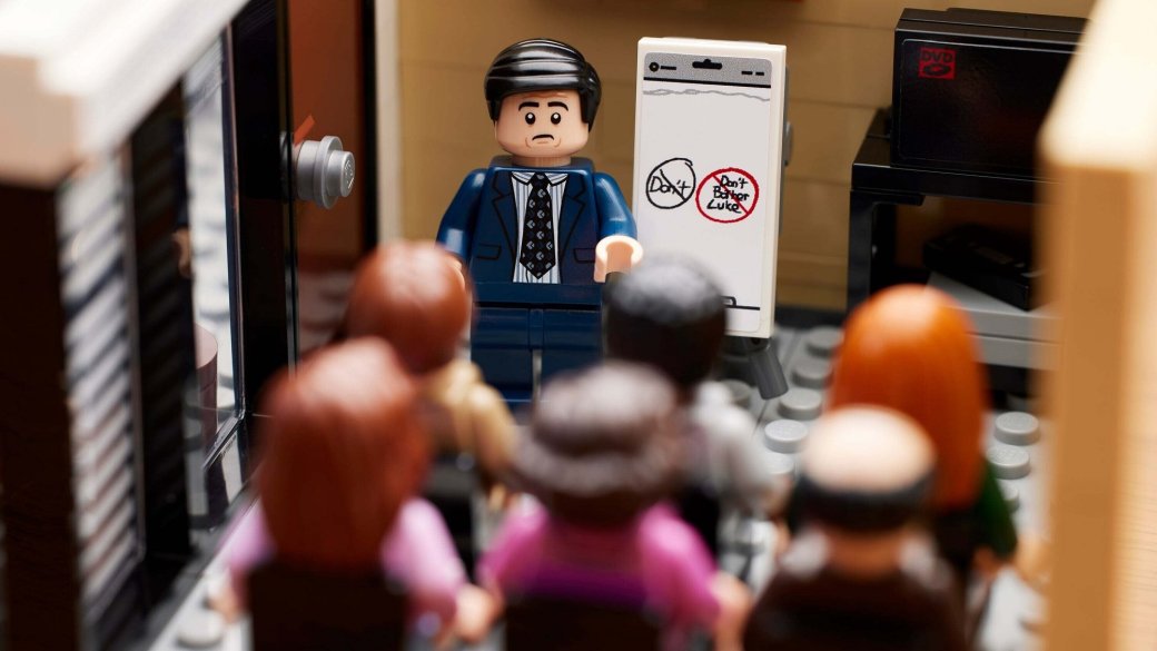 Галерея LEGO выпустит набор по мотивам сериала «Офис» - 9 фото