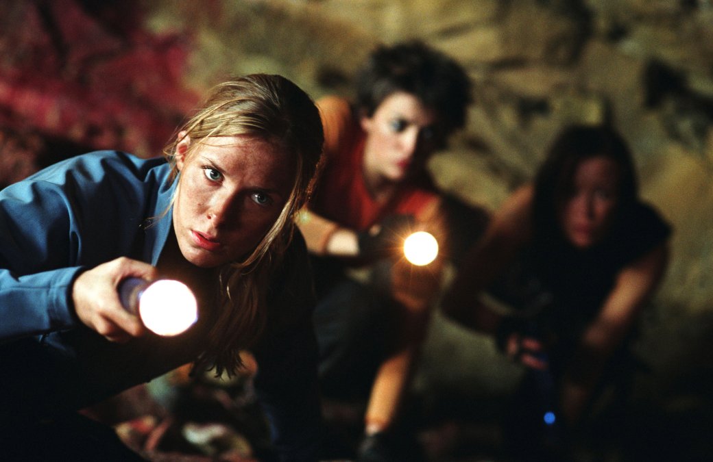 Кадр из фильм «Спуск» (The Descent)