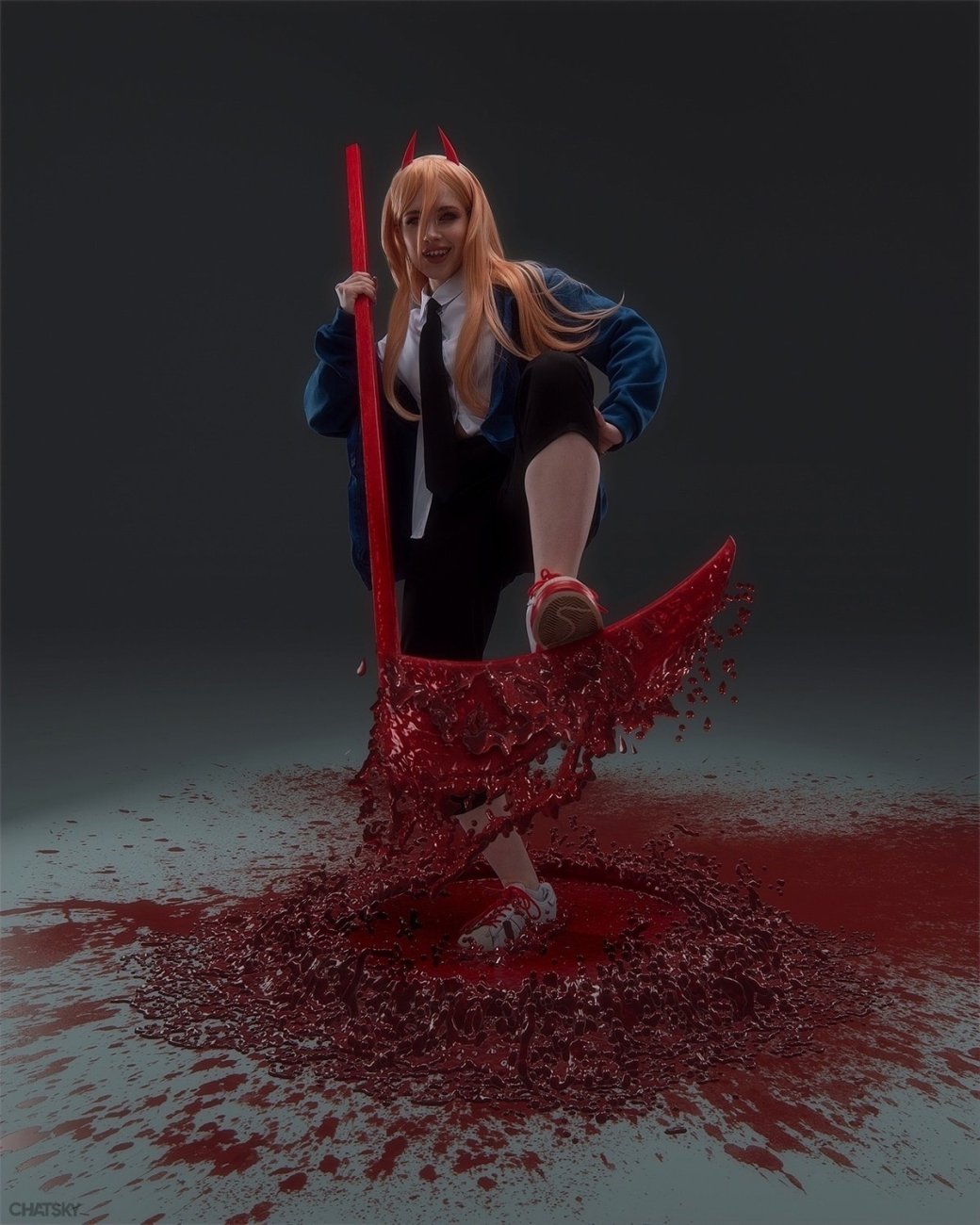 Галерея Модель показала кровавый косплей на Пауэр из «Человека-бензопилы» - 4 фото