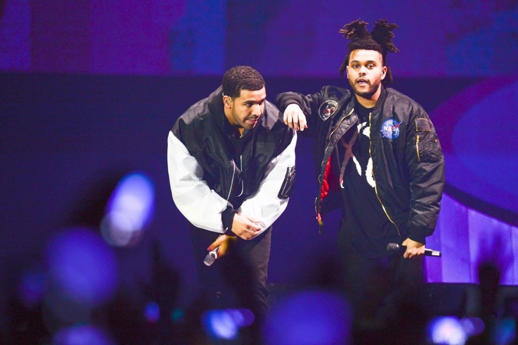 «Drake — мой друг, старший брат и наставник. Если бы не этот человек, то никакого The Weeknd сейчас бы не было» — в этом Абель признается прямо со сцены, во время выступления.