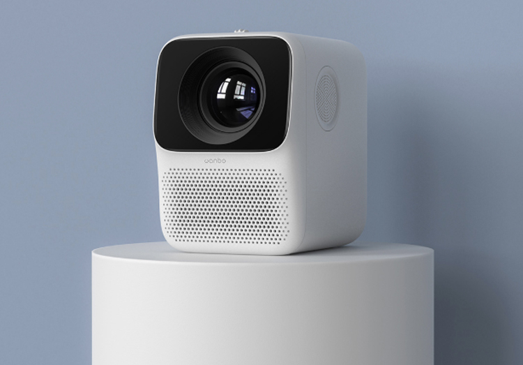 Xiaomi представила миниатюрный проектор Wanbo T2 Free Projector за 6000 рублей — фото 1