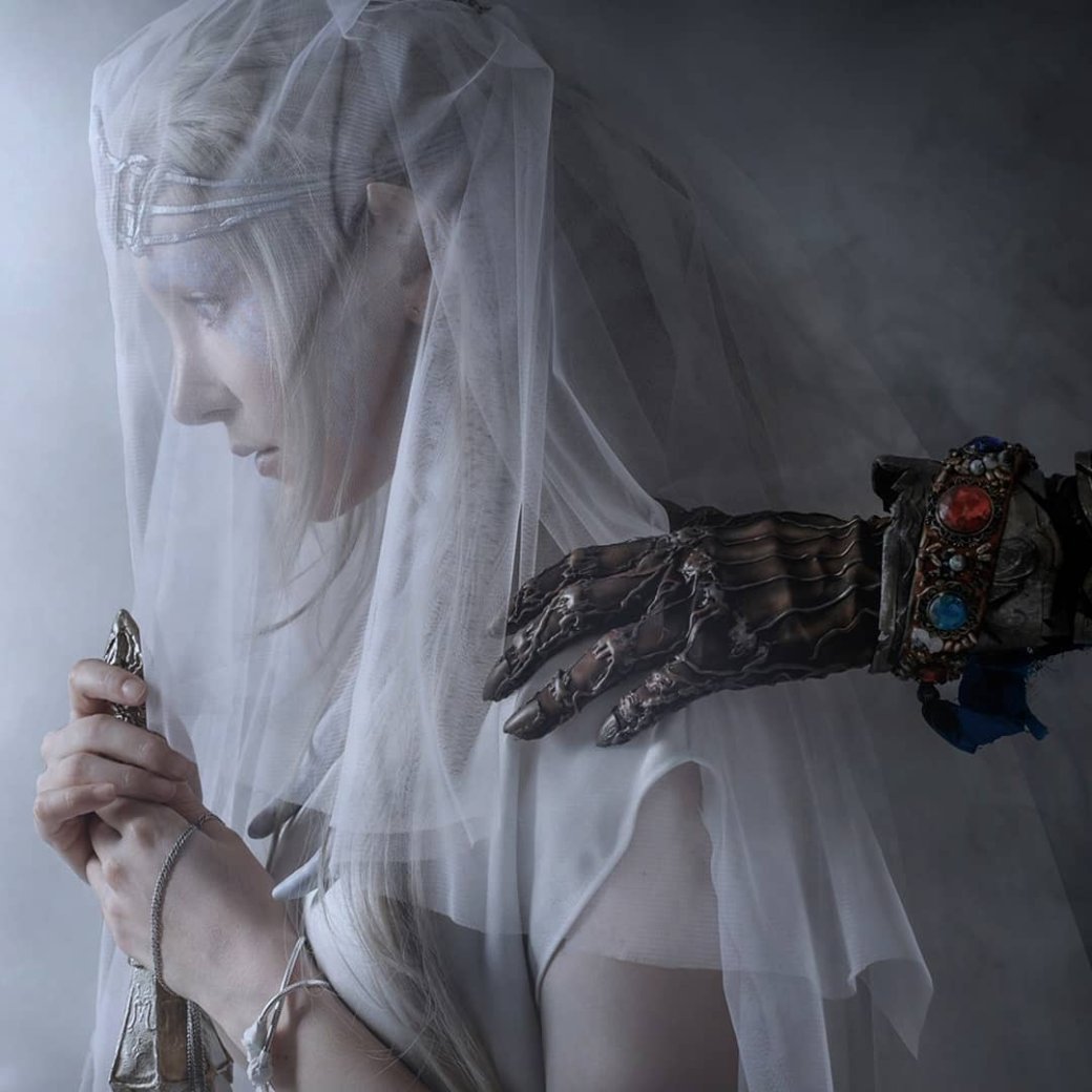 Мрачно и очень красиво: россияне показали шикарный косплей персонажей Dark Souls — изображение 6