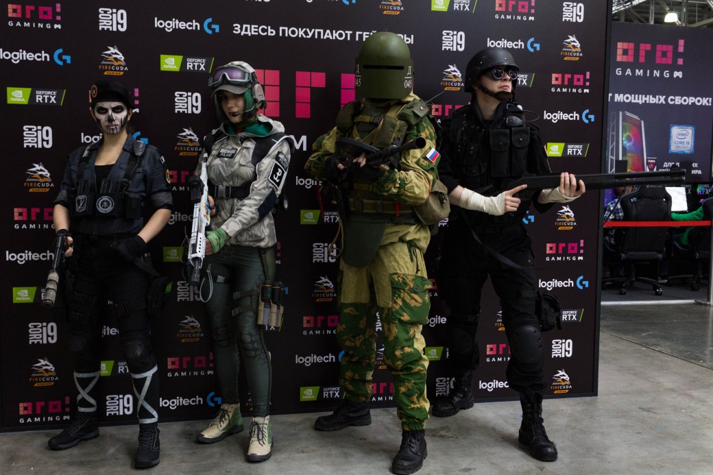 Создатель «Черного плаща», косплей и толпы геймеров. Comic Con Russia и «Игромир» 2019. День 1 — фото 15