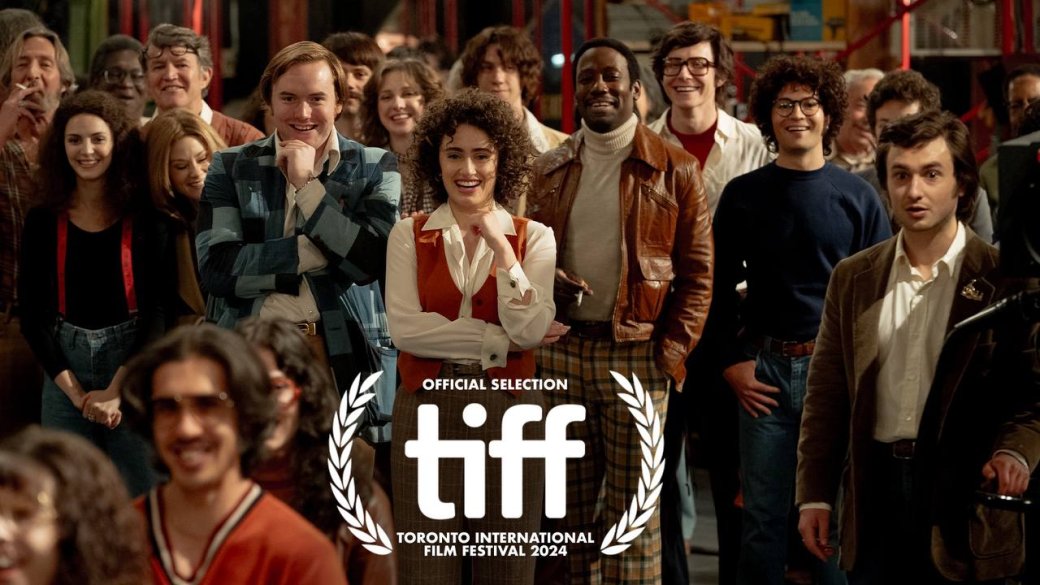 Вышел свежий трейлер и кадр комедии «Шоу субботним вечером» о создании Saturday Night Live — фото 1