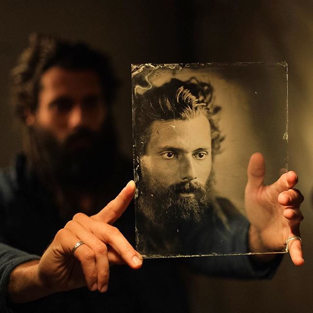 20 фотопортретов современности, сделанных на камеру XIX века — фото 15