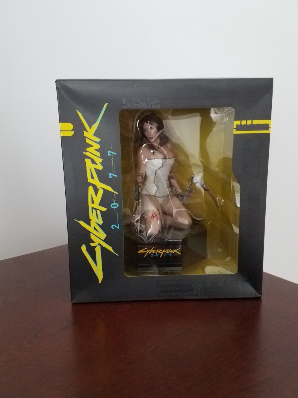 Фигурку по Cyberpunk 2077 c E3 2018 продают за 500 долларов на eBay — фото 2