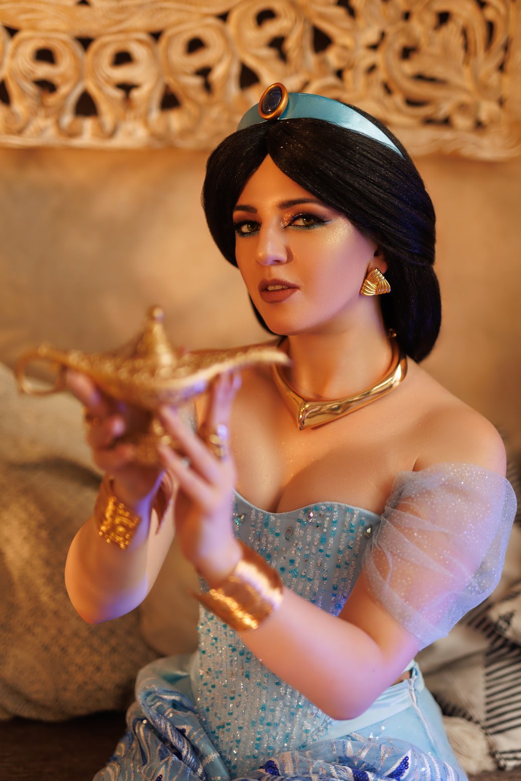 Галерея Модель предстала в образе чарующей принцессы Жасмин из«Аладдина» - 8 фото