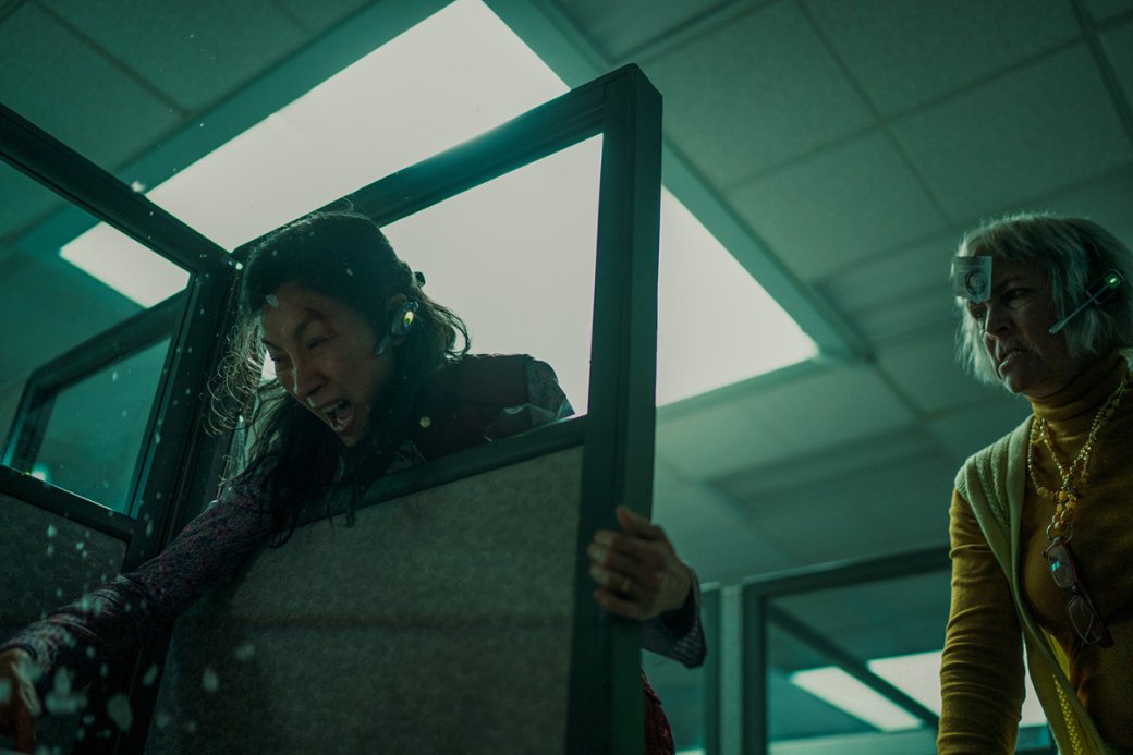 Кадр из фильма «Всё везде и сразу»
Источник: A24