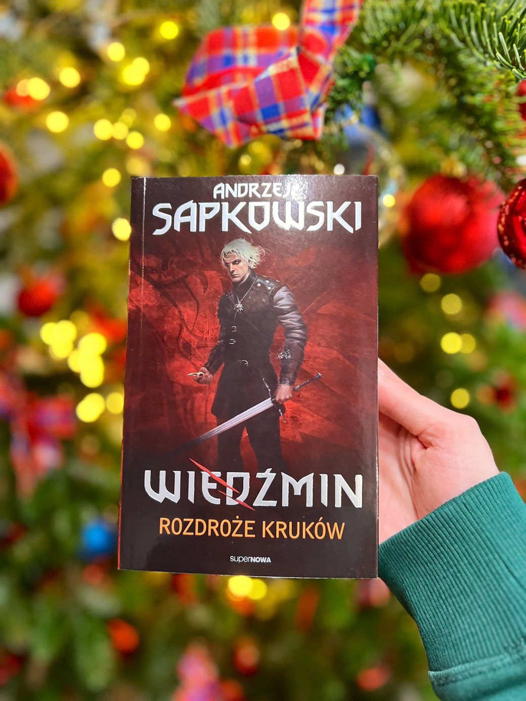 CD Projekt RED показала собственную обложку для новой книги о ведьмаке Геральте — фото 1