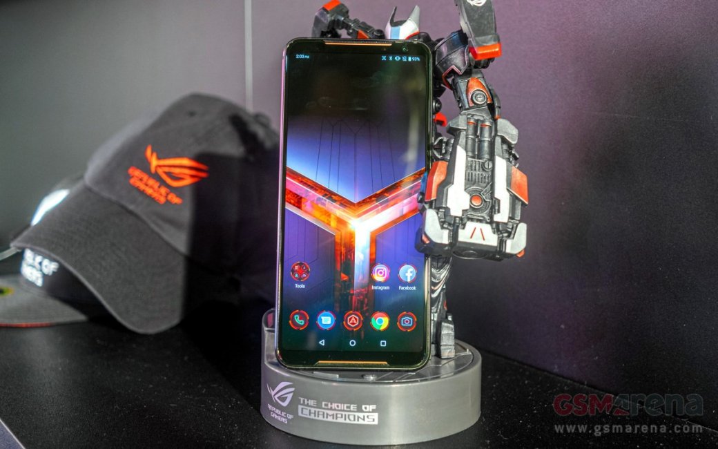 Галерея Представлен Asus ROG Phone 2: игровой смартфон с аксессуарами и огромной батареей [Обновлено] - 3 фото