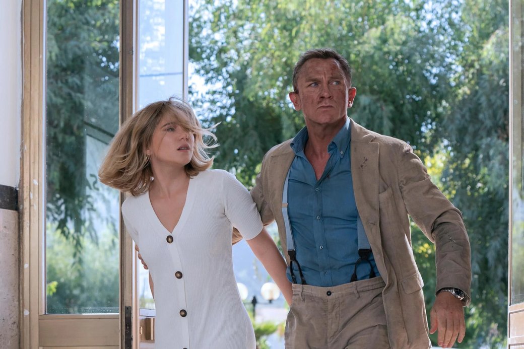 Кадр из фильма «Не время умирать» (2021)
