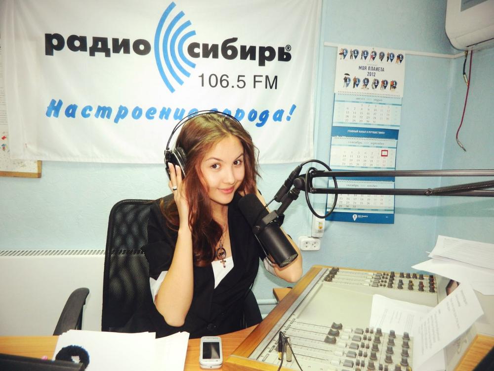 Киберспортивная ведущая, которая снялась для журнала MAXIM — фото 1