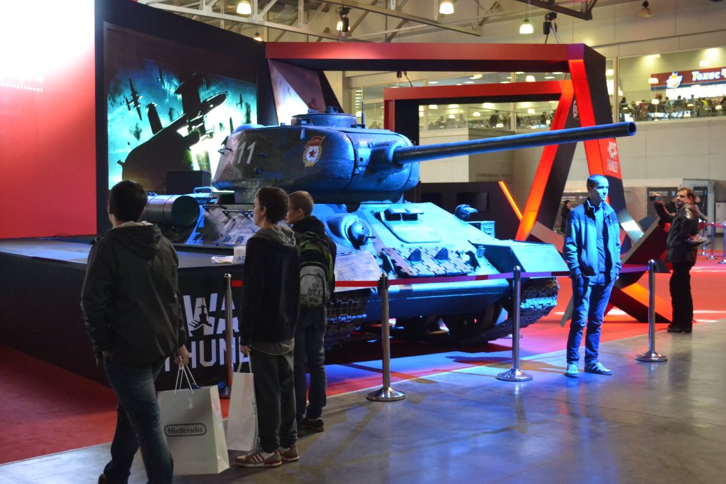 Галерея На стенде War Thunder на «ИгроМире» разместили настоящие танки - 2 фото