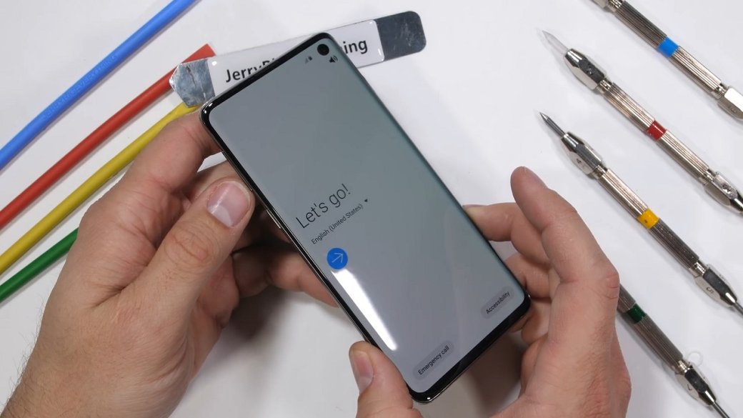 Флагман Samsung Galaxy S10 легко справился с тестом на прочность — фото 1