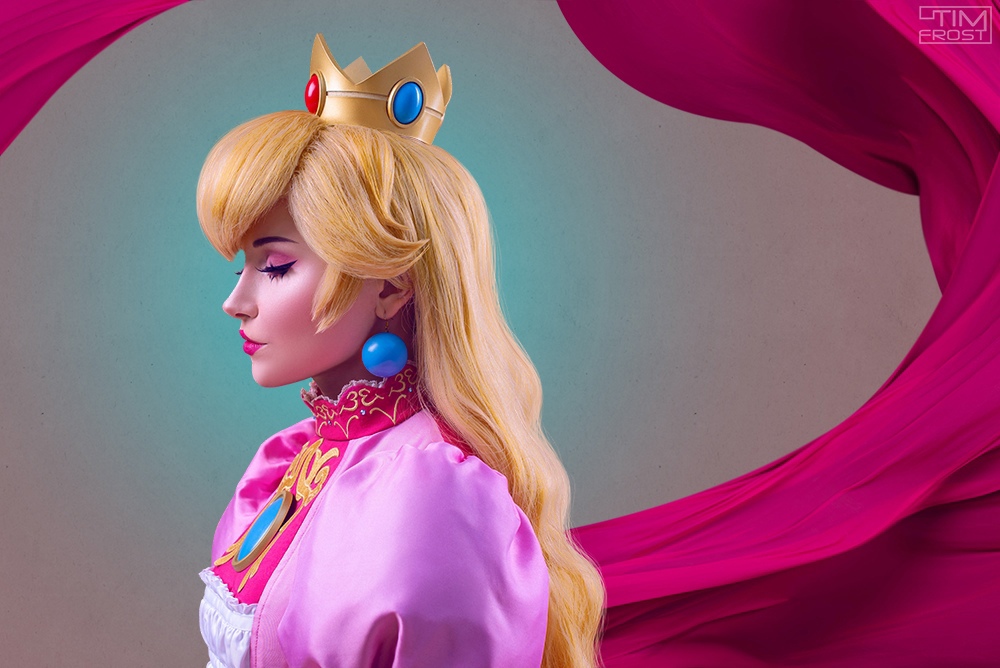 Галерея Косплеерша из России показала три ярких образа Принцессы Пич из Super Mario Bros. - 2 фото