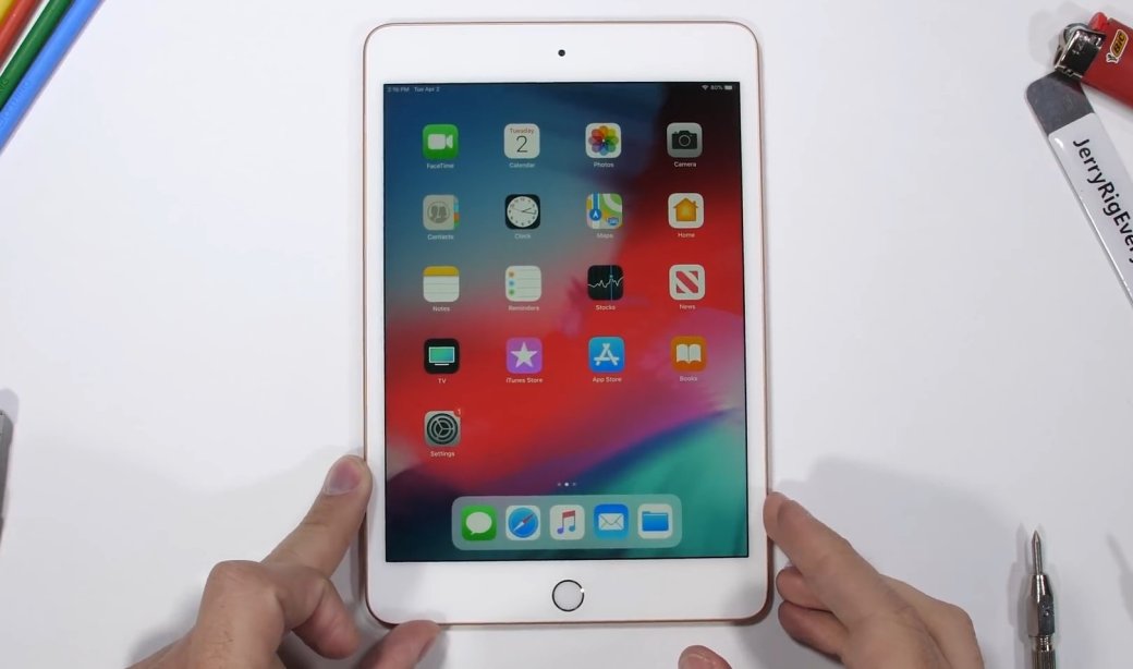 Мал да удал: iPad mini 5 удивил всех в тесте на прочность — фото 1