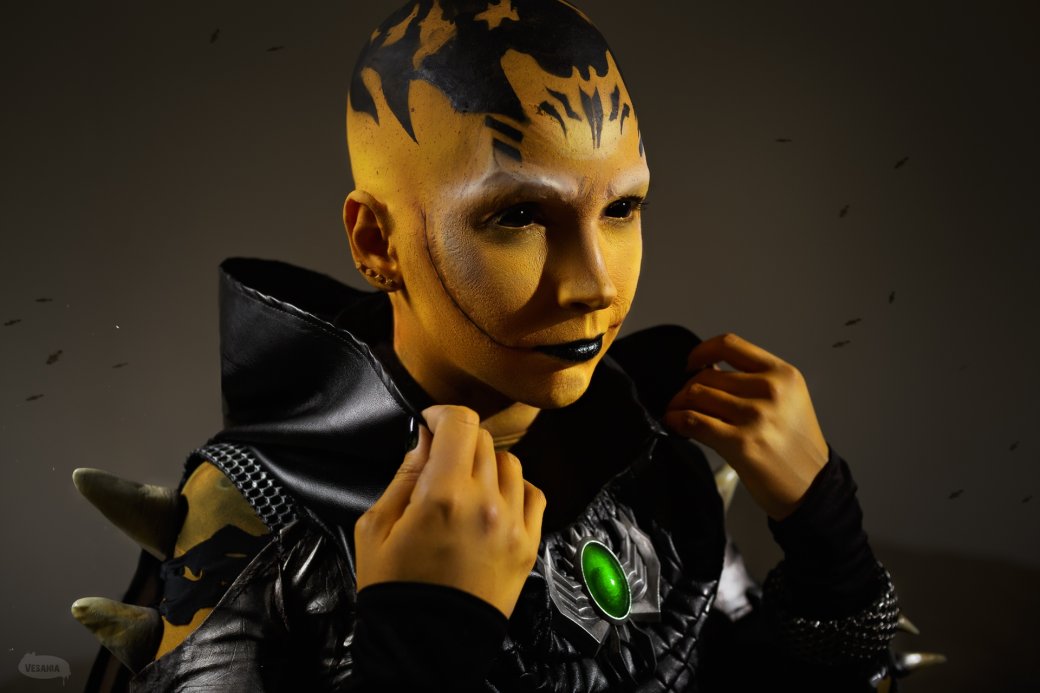 Модель перевоплотилась в опасную ДиʼВору из Mortal Kombat 11 — изображение 8