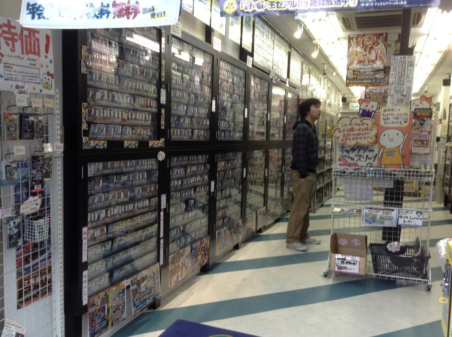 Галерея Как устроены японские магазины видеоигр - 2 фото