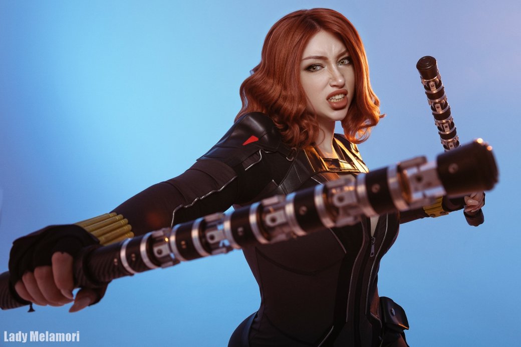 Галерея Модель предстала в образе отважной Наташи Романофф из киновселенной Marvel - 6 фото